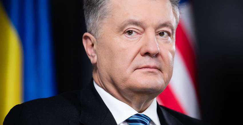 Порошенко заявил, что Зеленский действует по примеру 2012 года, но он все равно возвратится в Украину Порошенко заявил, что Зеленский действует по примеру 2012 года, но он все равно возвратится в Украину