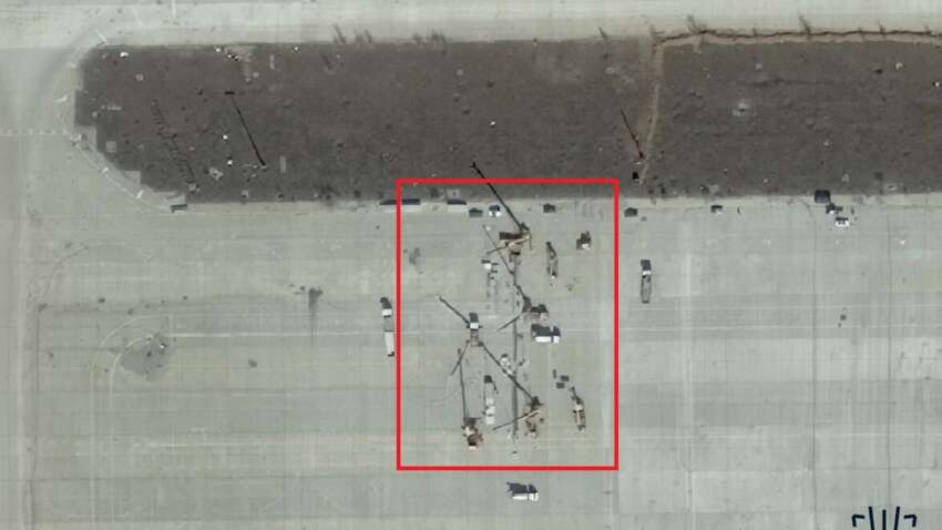 Спутниковые снимки Maxar зафиксировали строительство секретных объектов РФ на территории Донецкого аэропорта