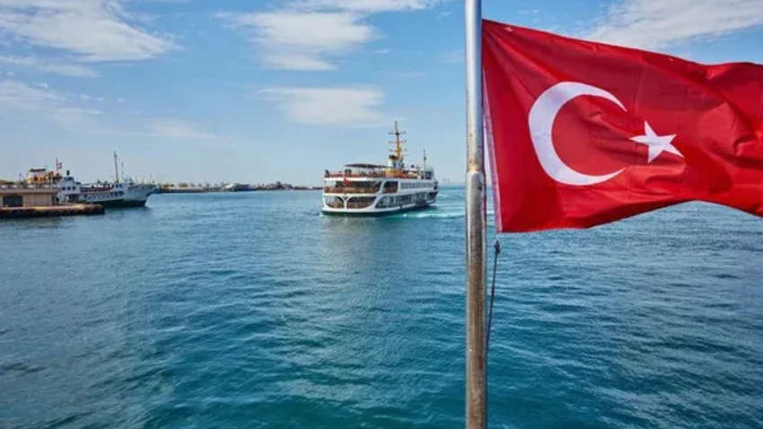 Сбежавший из страны от мобилизации россиянин, публично обидел турок (ВИДЕО) Сбежавший из страны от мобилизации россиянин, публично обидел турок (ВИДЕО)