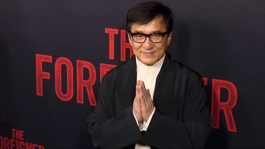 Джеки Чан пообещал щедрую награду за вакцину против коронавируса