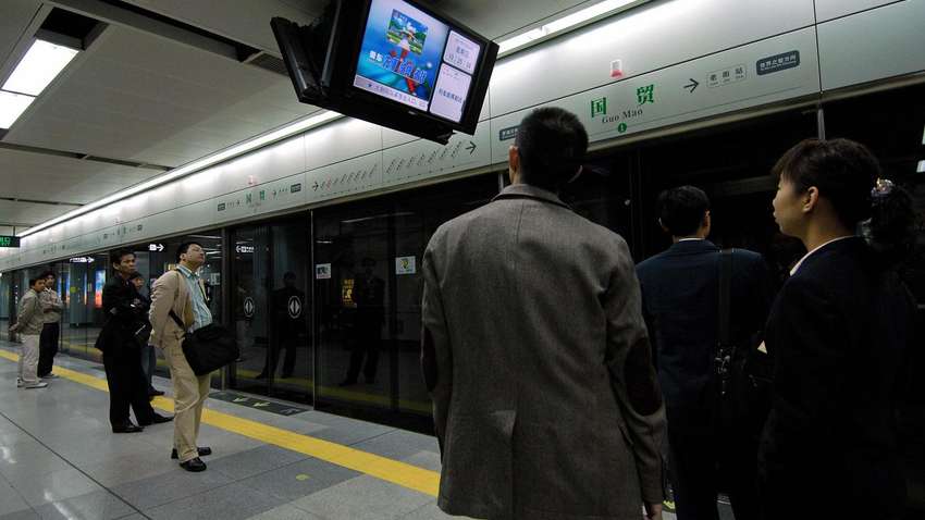 Китай вводит систему распознавания лиц на станциях метро