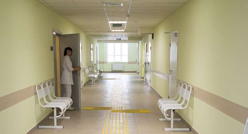 В Одесі охорона не пустила жінку в лікарню, вона померла на порозі