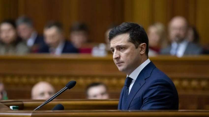 Почему Зеленскому нужны внеочередные выборы — блогер