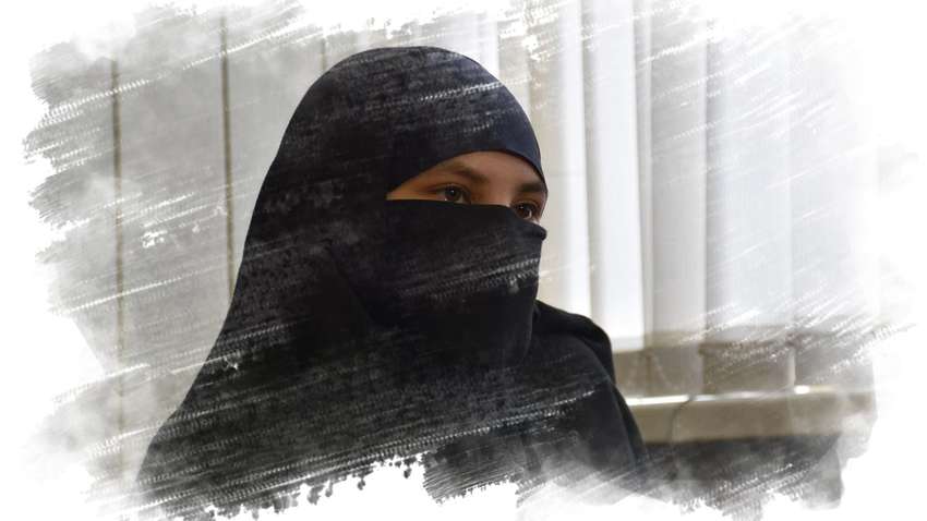 Вбили батьків на очах: в Афганістані дівчина застрелила двох бійців "Талібану"