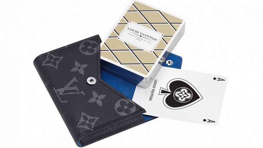 Карти і скакалка: Louis Vuitton випустили карантинну колекцію