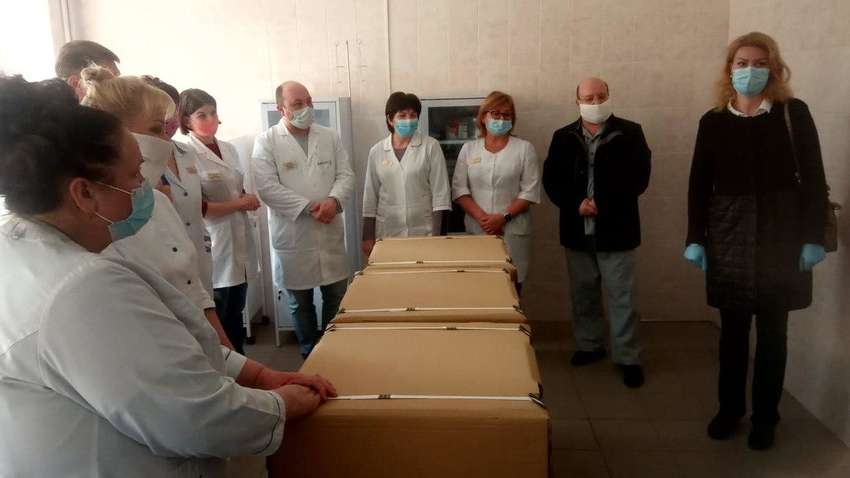 Родина Засухів купила три апарати ШВЛ для лікарні у Василькові