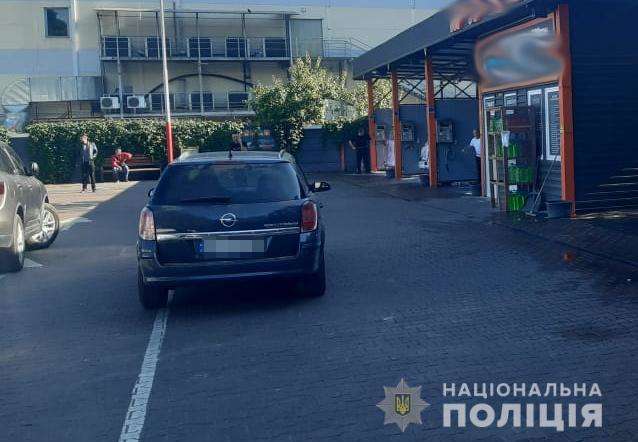 В Житомире водитель переехал трехлетнюю девочку на автостоянке: что известно о состоянии ребенка В Житомире водитель переехал трехлетнюю девочку на автостоянке: что известно о состоянии ребенка