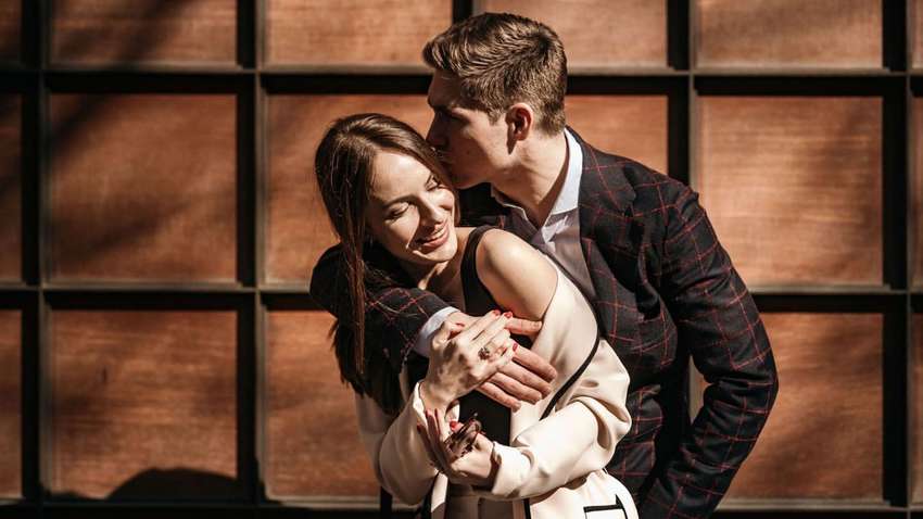 «Беременна?»: Владимир Остапчук с женой заинтриговали сеть (ФОТО)