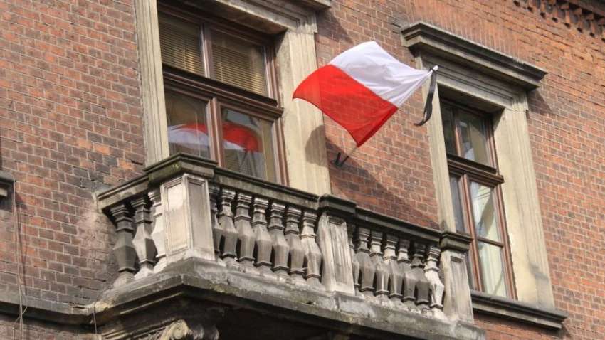 День знаний во Львове: польскую школу закидали камнями