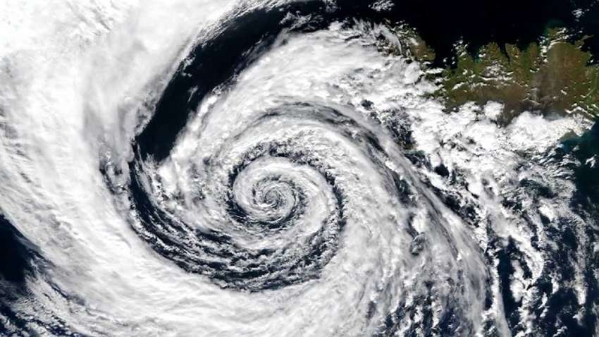 Первый уровень опасности: на Польшу обрушился циклон «Яма» 