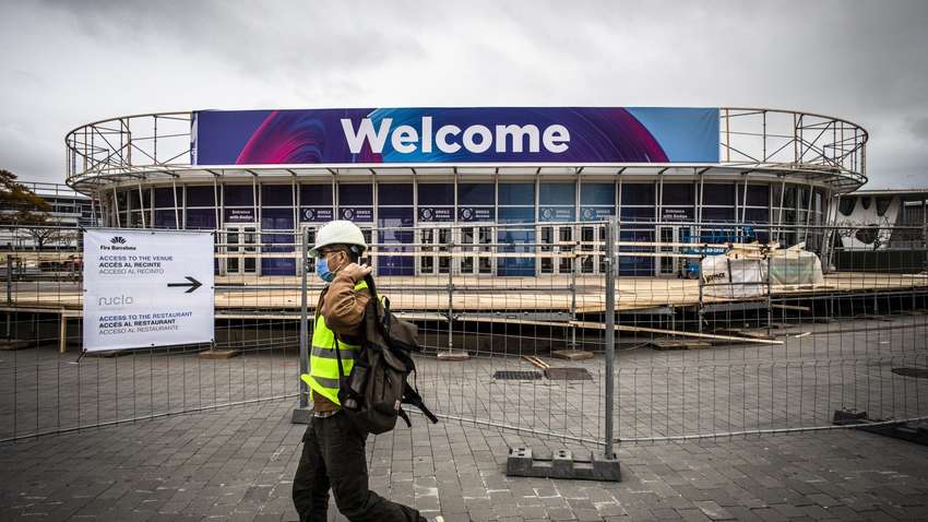 Коронавірус завадив проведенню великої виставки мобільної електроніки