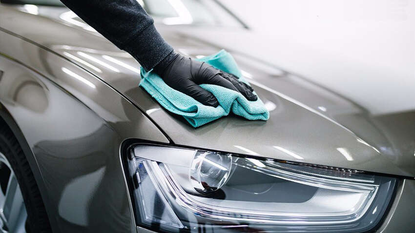 Водії самі псують свій автомобіль: яких помилок не слід припускатися при митті авто