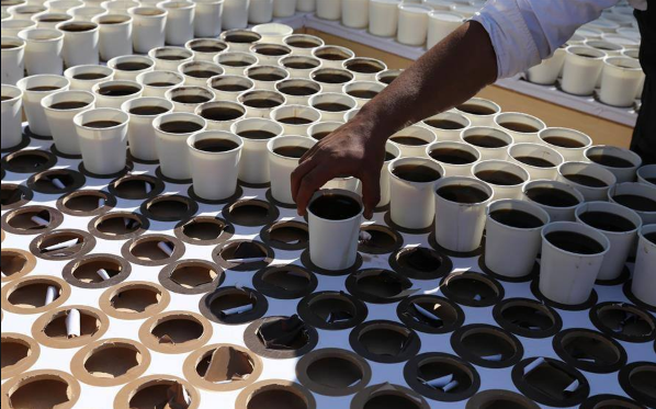 Арт-рекорд: в Египте создали портрет Тутанхамона из кофейных стаканов