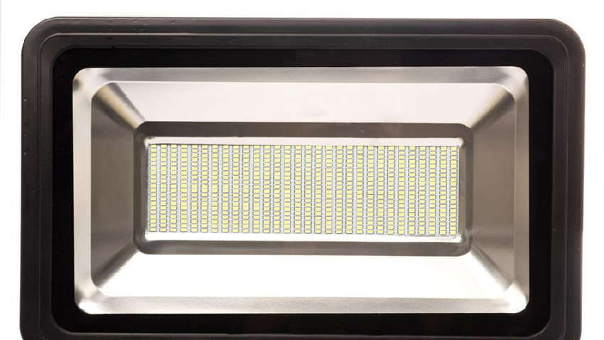 Особливості вибору приладів з урахуванням дальності світла