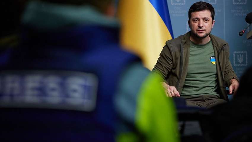 Зеленский рассказал о прямых переговорах с Путиным и компромиссах по Крыму и Донбассу Зеленский рассказал о прямых переговорах с Путиным и компромиссах по Крыму и Донбассу