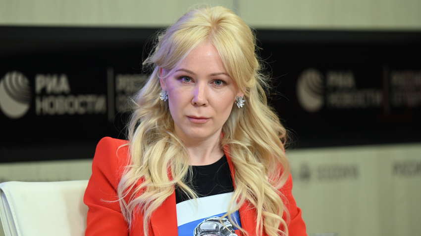 Мало не лишилася лисою: нова пасія Путіна постраждала під час експерименту краси Мало не лишилася лисою: нова пасія Путіна постраждала під час експерименту краси