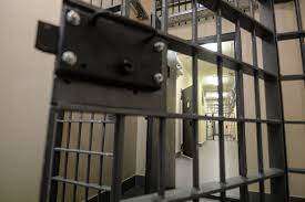 Платні камери в українських СІЗО: вигідний проєкт чи дискримінація