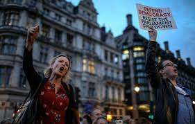 У Британії пройшли масові протести через призупиненої роботи парламенту