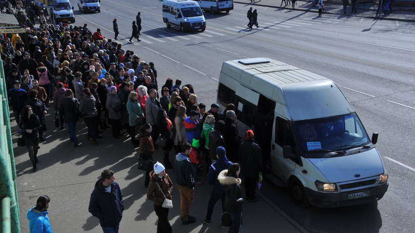 Стало известно, как будут контролировать количество пассажиров в общественном транспорте во время карантина