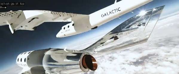 Virgin Galactic доставила перших туристів до кордону космосу