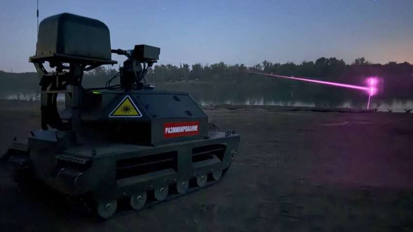 РФ модернізує наземні бойові роботи: експерти попереджають про нову небезпеку на передовій РФ модернізує наземні бойові роботи: експерти попереджають про нову небезпеку на передовій