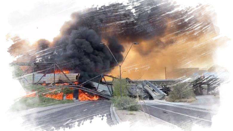 Фотофакт: в США злетівший з рейок потяг загорівся і зруйнував міст