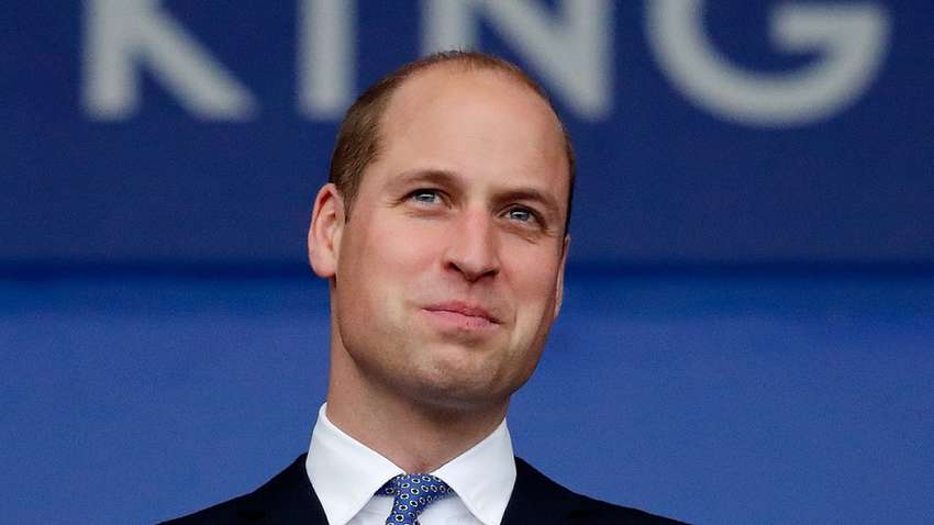 Принц Вільям показав архівне фото з матір'ю