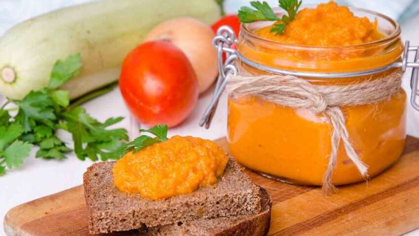 Кабачкова ікра на зиму: простий рецепт закуски всього з трьох інгредієнтів