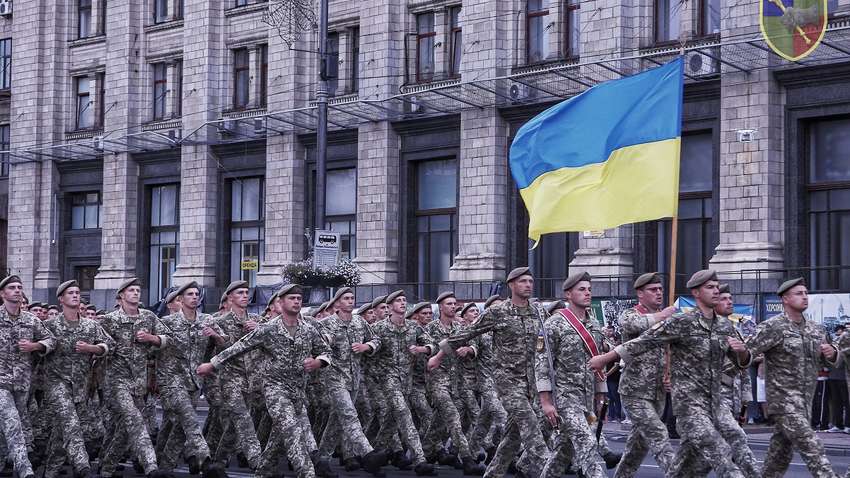 Українським військовим дадуть премії: кому і скільки