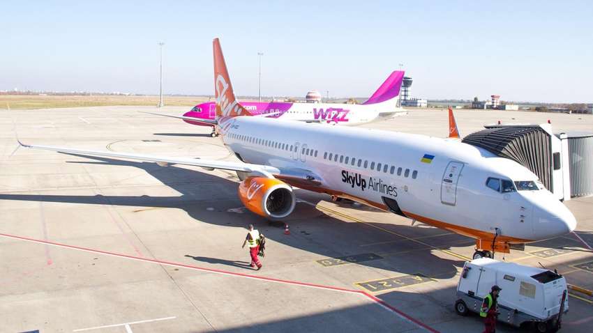 У Харкові відновлено авіасполучення У Харкові відновлено авіасполучення