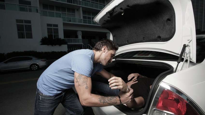 В Одесской области в багажнике “евробляхи” нашли похищенного человека