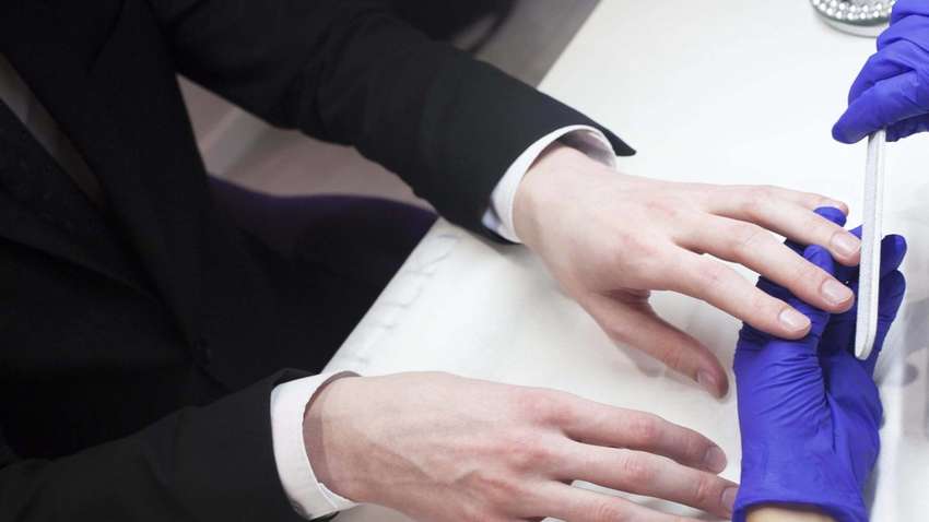 Найважливіше, що потрібно знати про чоловічий манікюр