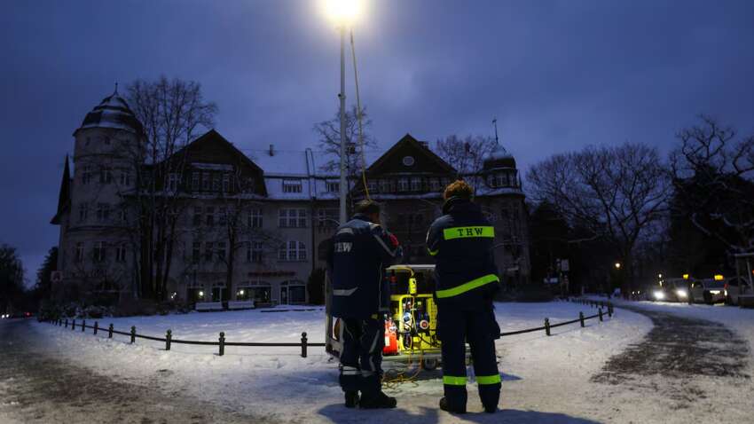 "Думали, що Росія атакує": українці відкрили Пункт незламності в Берліні після масштабного блекауту (ФОТО)