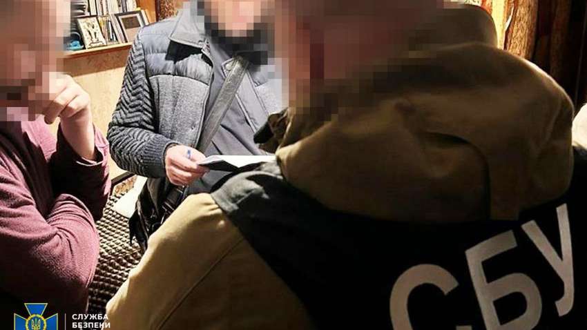 СБУ задержала кремлевских агитаторов, среди которых – «политэксперт» Медведчука СБУ задержала кремлевских агитаторов, среди которых – «политэксперт» Медведчука