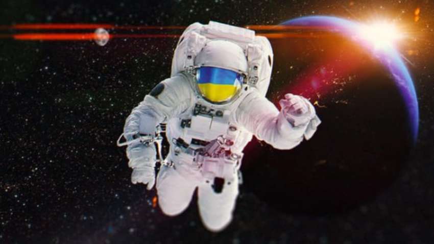 Перша пісня в космосі: як українська мелодія пролунала з орбіти Землі Перша пісня в космосі: як українська мелодія пролунала з орбіти Землі