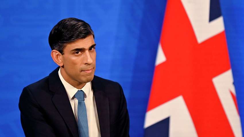 Скандал: жена британского премьера продолжает зарабатывать деньги в России