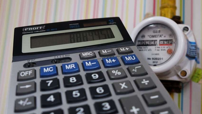 Арест имущества и запрет на выезд из страны: новые последствия неуплаты «коммуналки» 