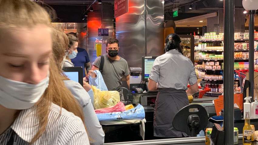 Зеленского заметили в супермаркете: что он там покупал