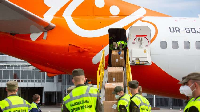 В Украину прибыл самолет с помощью из Китая: что привез
