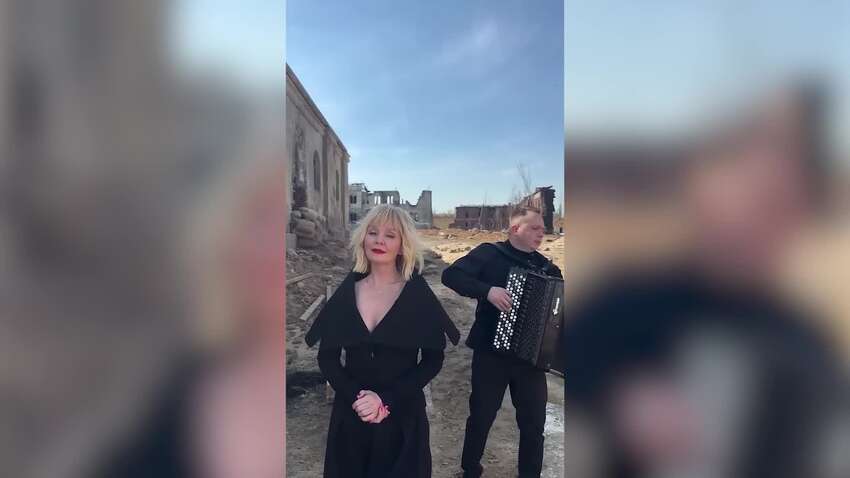 Відома російська співачка зганьбилася співами на руїнах і крові (ВІДЕО) Відома російська співачка зганьбилася співами на руїнах і крові (ВІДЕО)