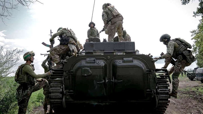 Наступление России: в Минобороны рассказали, куда срочно направили резервы Наступление России: в Минобороны рассказали, куда срочно направили резервы