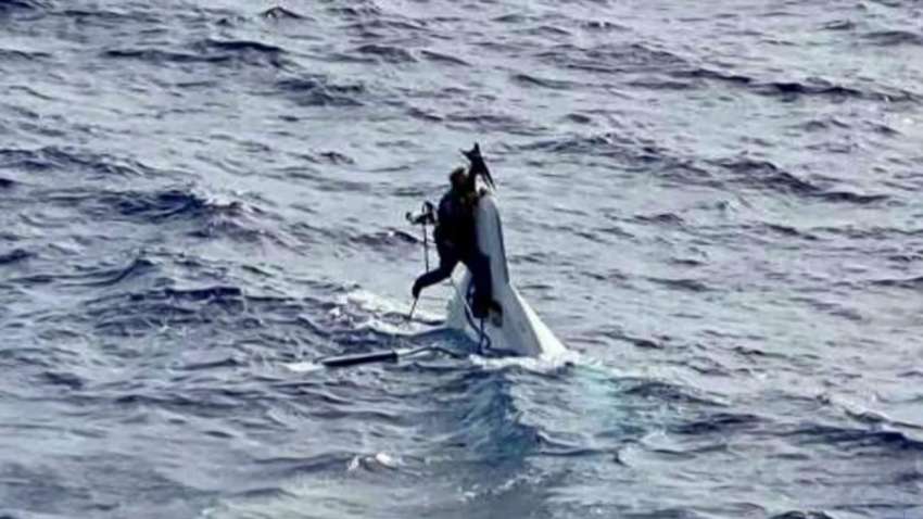 Біля берегів США врятували моряка, який дрейфував на перевернутій яхті Біля берегів США врятували моряка, який дрейфував на перевернутій яхті