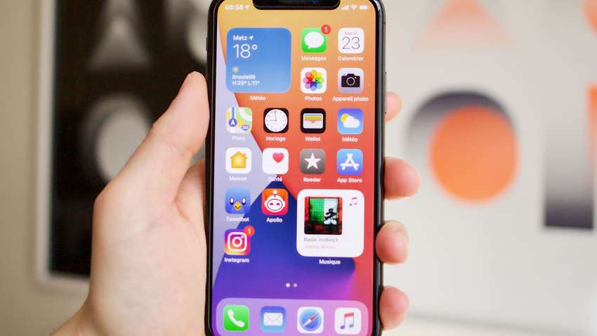 Розблокування iPhone годинником і пошук речей: Apple оновила операційну систему Розблокування iPhone годинником і пошук речей: Apple оновила операційну систему