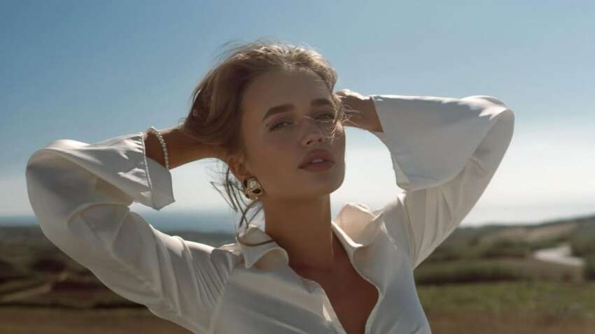  Российскую ведущую "Орла и Решки" в наручниках выгнали из США: какая причина