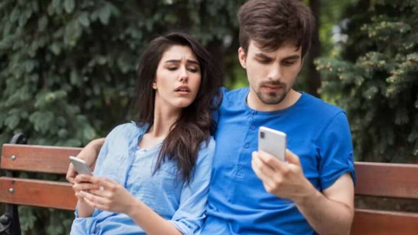 Жінка виявила зраду чоловіка завдяки iPhone: той подав в суд на компанію Apple Жінка виявила зраду чоловіка завдяки iPhone: той подав в суд на компанію Apple