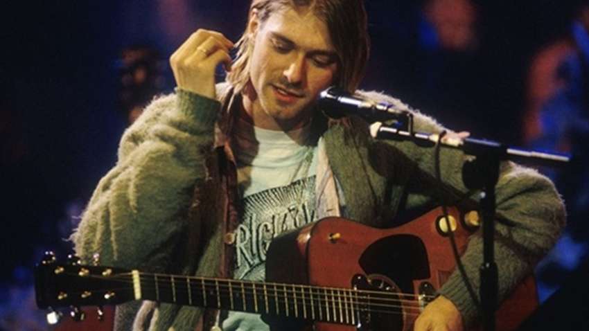 Гитара Курта Кобейна продали на аукционе за рекордные 6 млн долларов Гитара Курта Кобейна продали на аукционе за рекордные 6 млн долларов