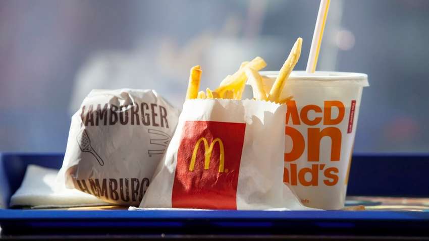 Женщина 17 лет хранила еду с McDonald's: как она выглядит (ВИДЕО)