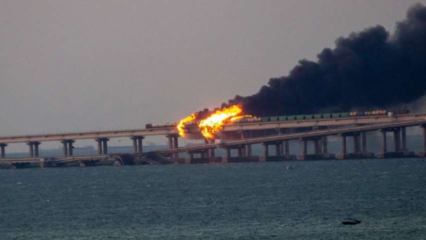 Сколько еще будет жить Крымский мост: в ГУР рассказали о планах на полуостров