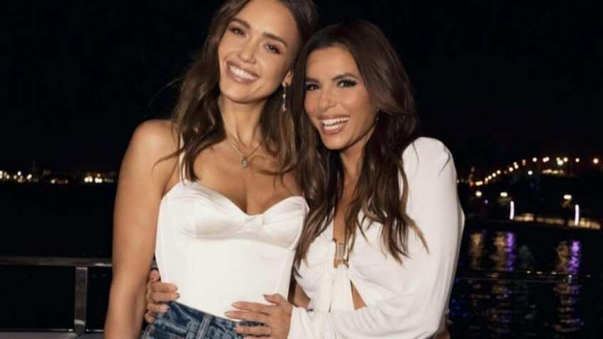 Джессіка Альба просто одягла джинси за 218 доларів: як вона виглядала на вечірці