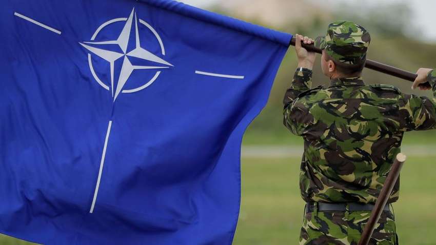 Медведчук дав оцінку впевненому скороченню числа прихильників вступу України в НАТО